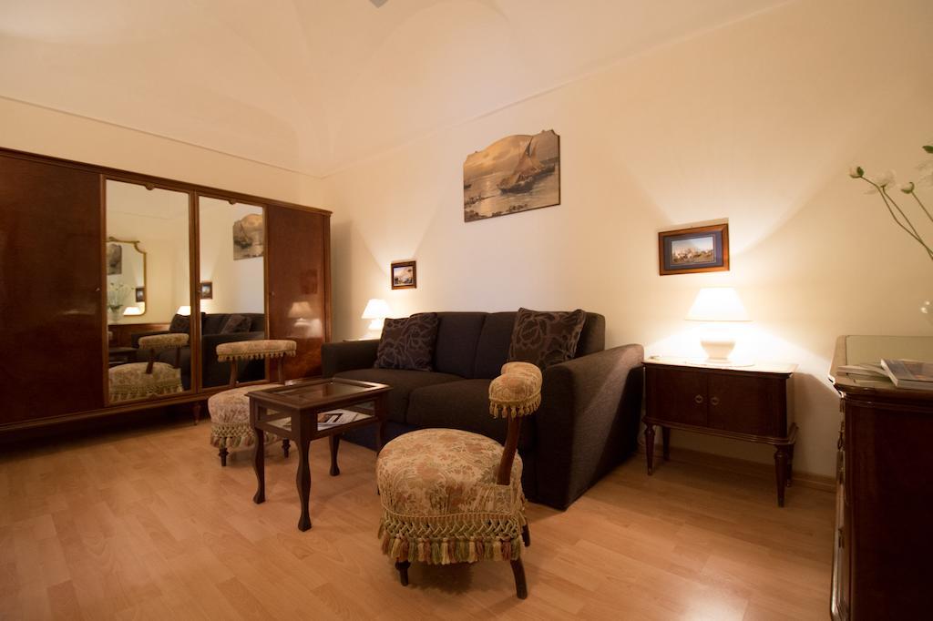Il Giglio Rosso Apartment Naples